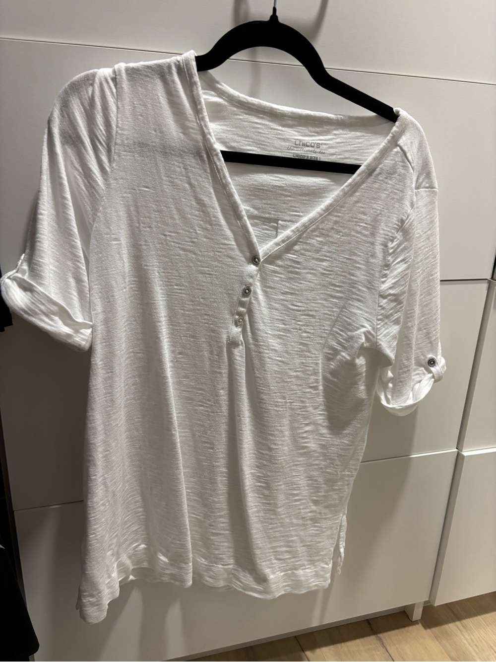 Chico's White V-Neck Button-Front Short Sleeve Top
